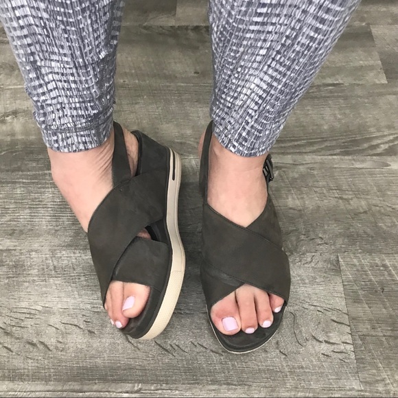 Eileen Fisher Sandals - Picture 7 of 13